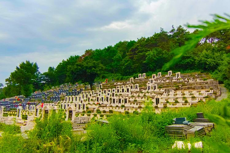 讓大河貝墓園來告訴你沈陽公墓的傳統(tǒng)殯葬習俗有哪些