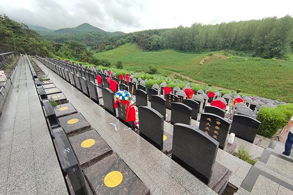 沈陽大河貝墓園教你應(yīng)該如何辨別墓碑的材料