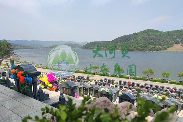 沈陽大河貝墓園：東南撫順風光，西南沈陽璀璨，鐵嶺市北寧靜相伴